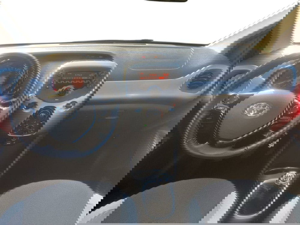 Toyota Aygo usata a Lecco (9)