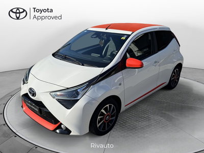 Toyota Aygo Connect 1.0 VVT-i 72 CV 5 porte x-wave orange del 2019 usata a Como