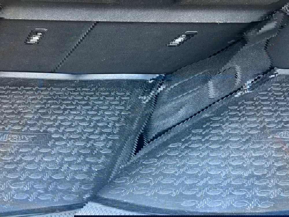 Toyota Auris usata a Sondrio (12)