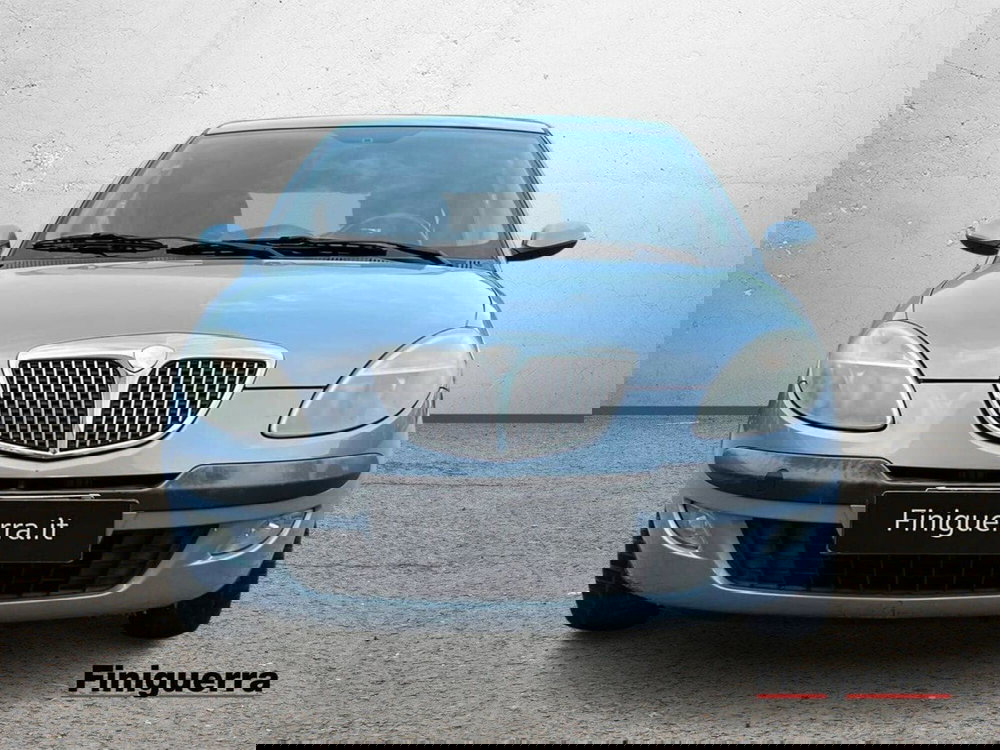 Lancia Ypsilon usata a Sondrio (2)