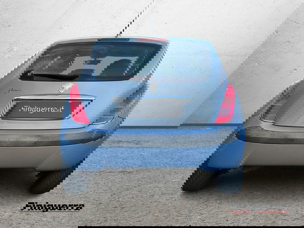 Lancia Ypsilon usata a Sondrio (3)