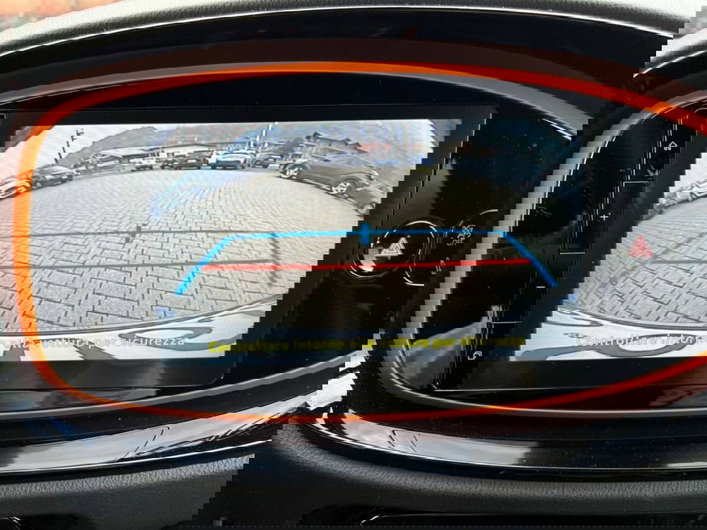 Toyota Aygo X usata a Sondrio (16)