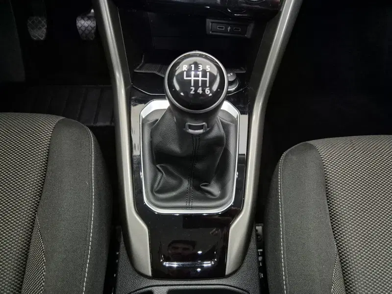 Volkswagen T-Roc usata a Torino (11)