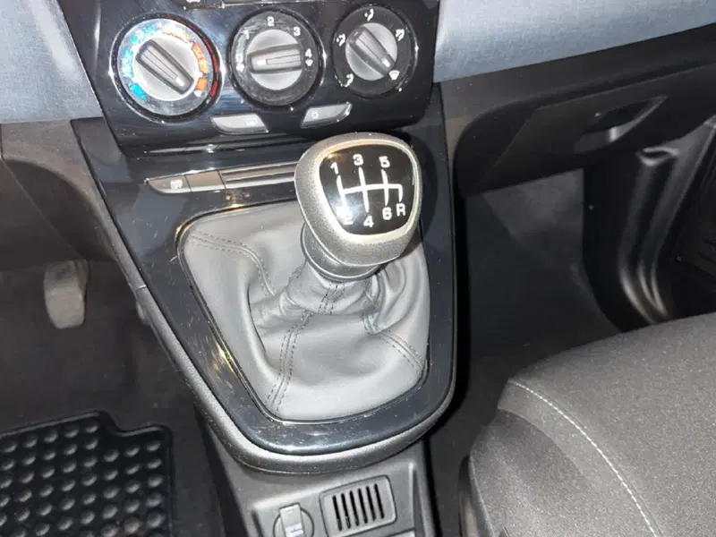 Lancia Ypsilon usata a Torino (13)