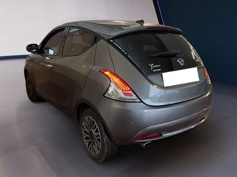 Lancia Ypsilon usata a Torino (4)