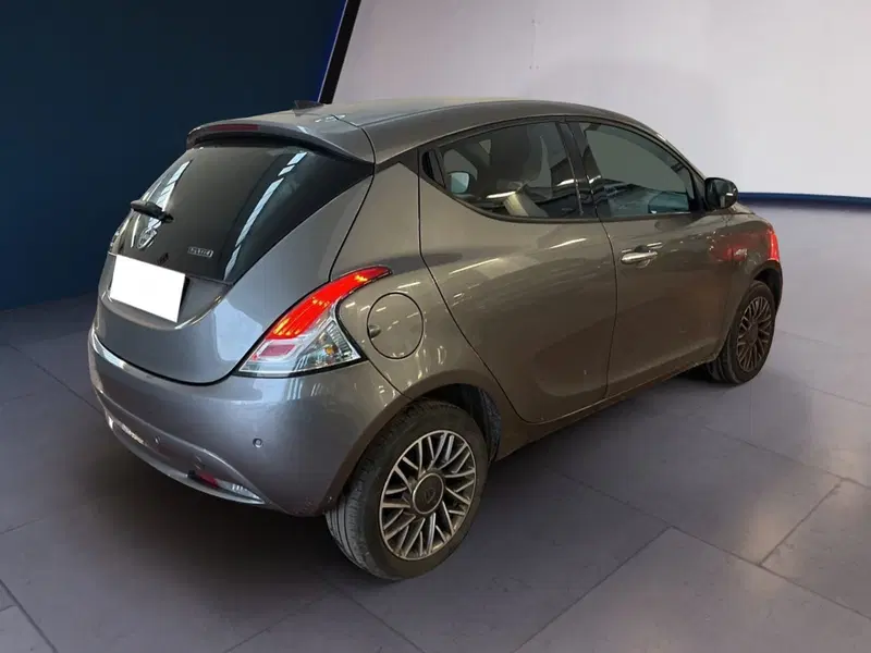 Lancia Ypsilon usata a Torino (6)