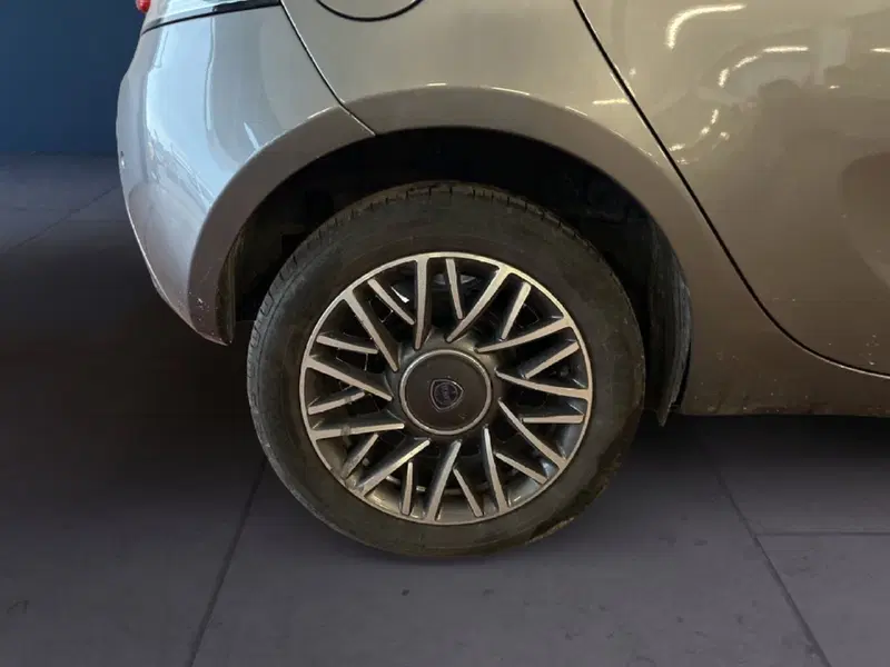 Lancia Ypsilon usata a Torino (7)