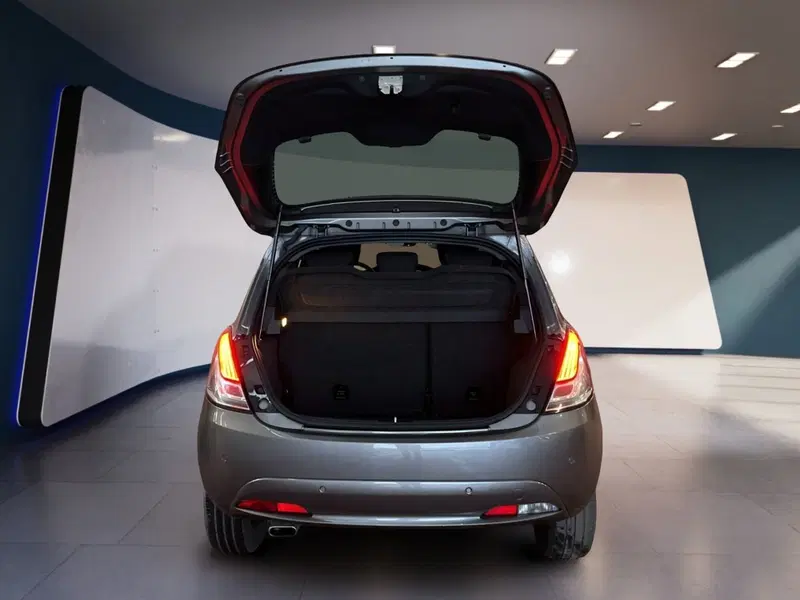 Lancia Ypsilon usata a Torino (8)