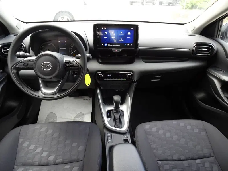 Mazda Mazda2 Hybrid nuova a Belluno (12)
