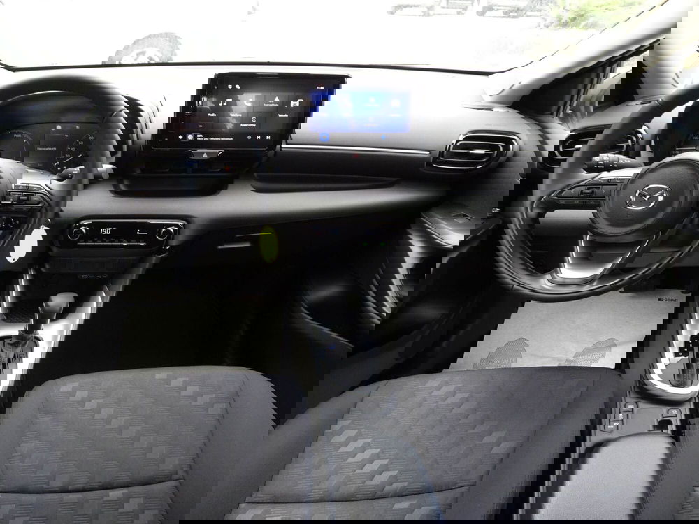 Mazda Mazda2 Hybrid nuova a Belluno (12)