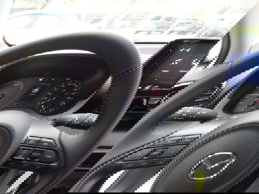 Mazda Mazda2 Hybrid nuova a Belluno (13)