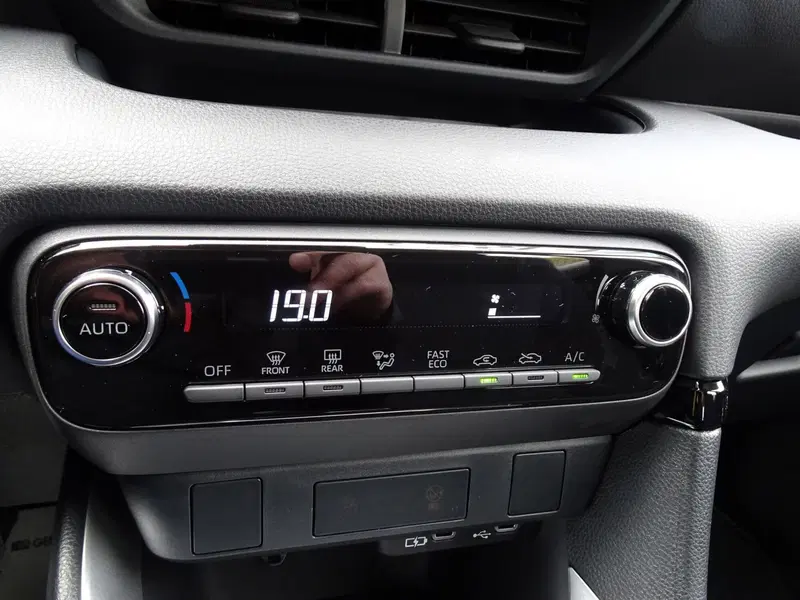 Mazda Mazda2 Hybrid nuova a Belluno (18)