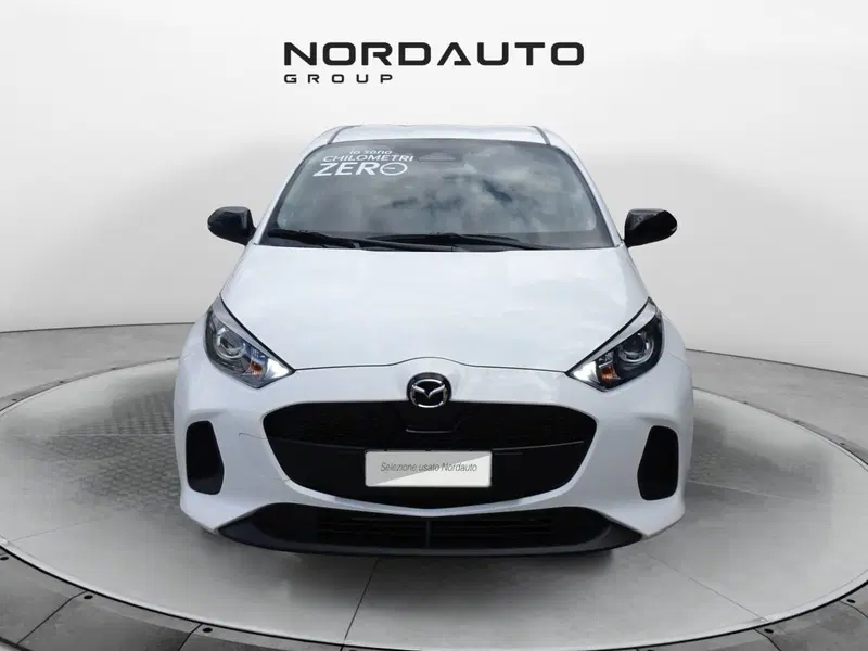Mazda Mazda2 Hybrid nuova a Belluno (2)
