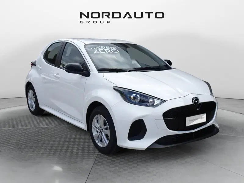 Mazda Mazda2 Hybrid nuova a Belluno (3)