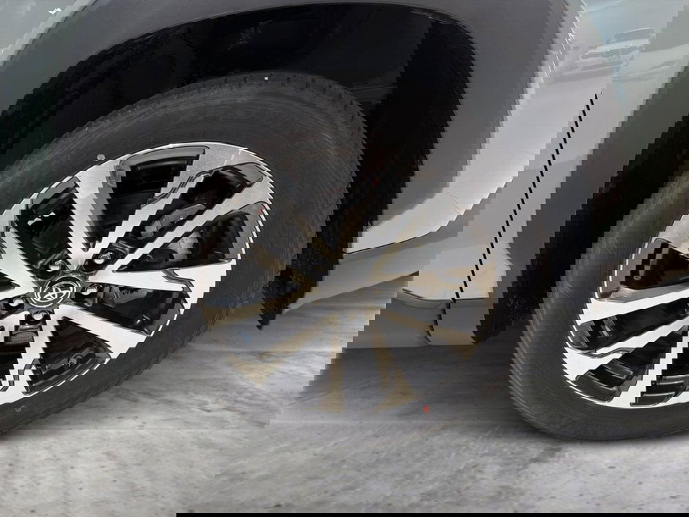 Toyota Corolla Cross Hybrid nuova a Catania (14)