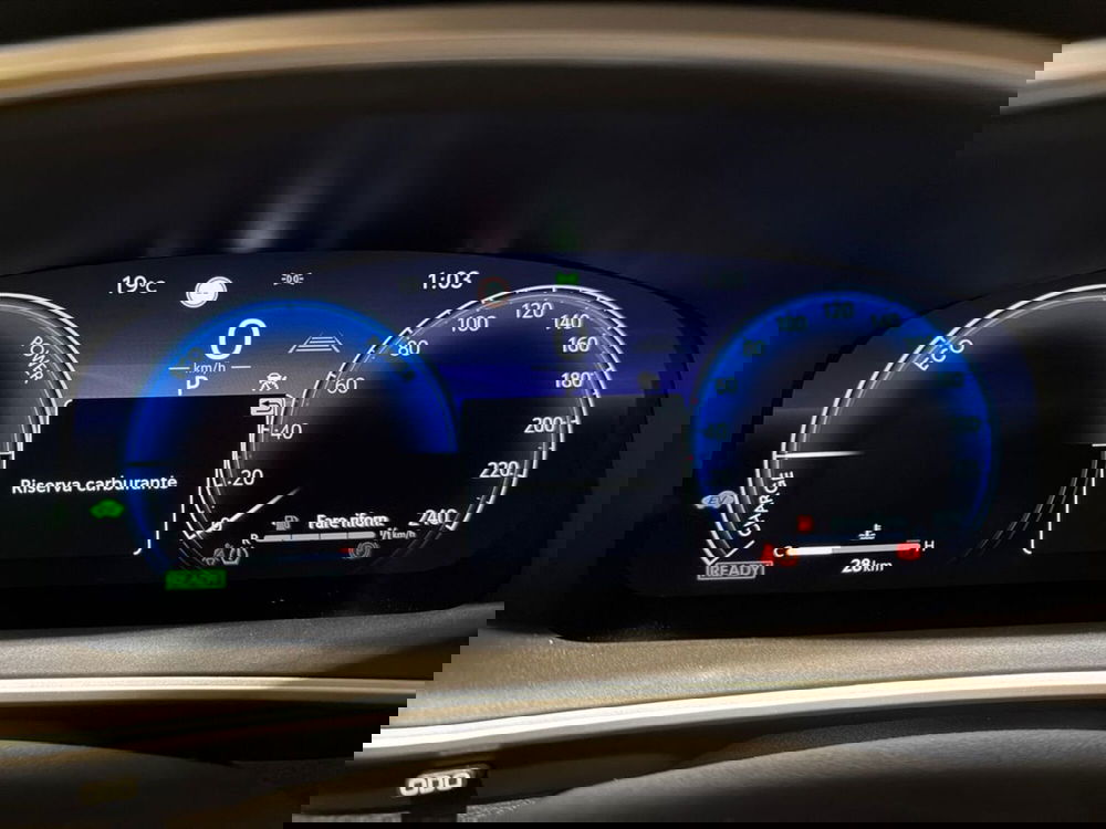 Toyota Corolla Cross Hybrid nuova a Catania (9)