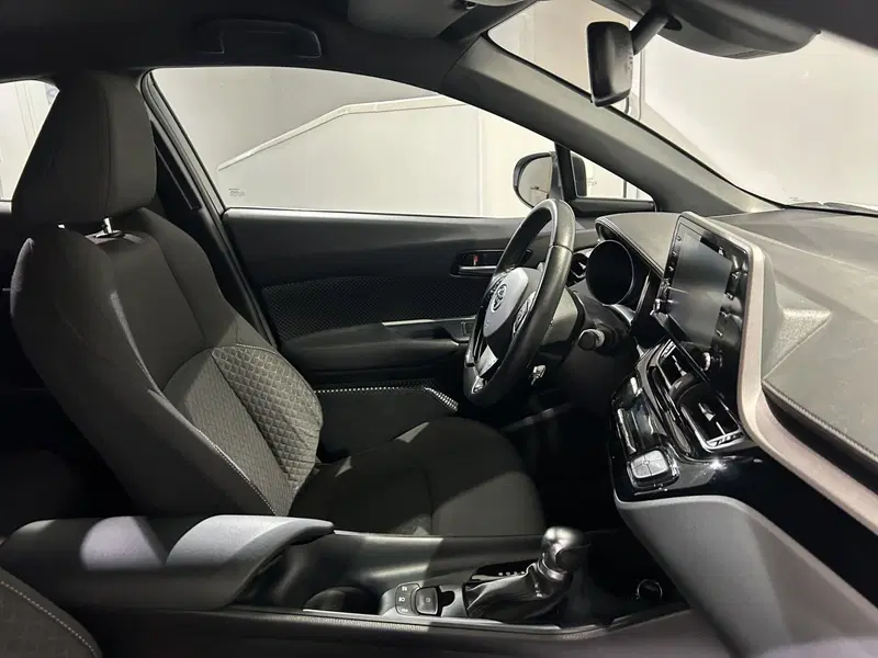 Toyota Toyota C-HR usata a Milano (7)