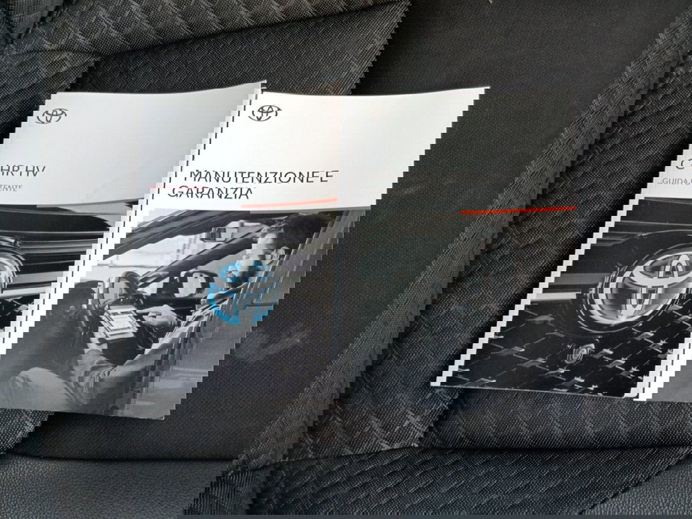 Toyota Toyota C-HR usata a Milano (18)