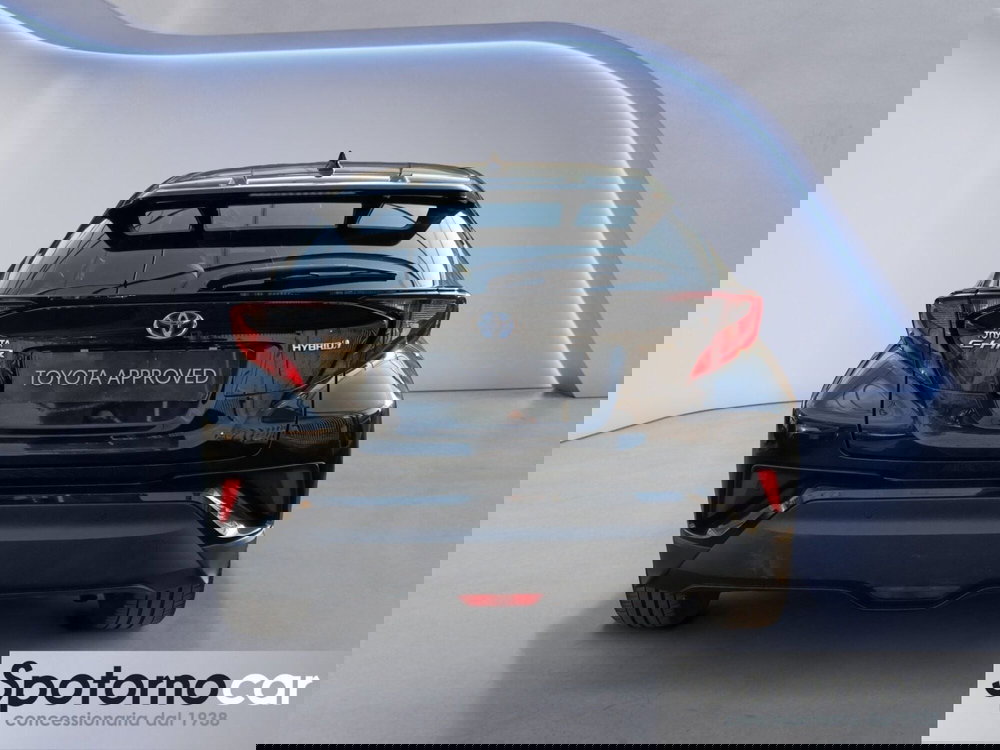 Toyota Toyota C-HR usata a Milano (4)