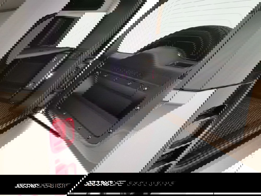 Land Rover Defender usata a Chieti (19)