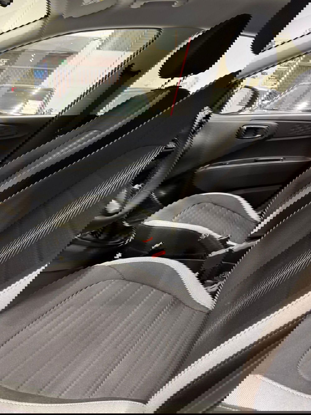 Hyundai i10 nuova a Ferrara (8)