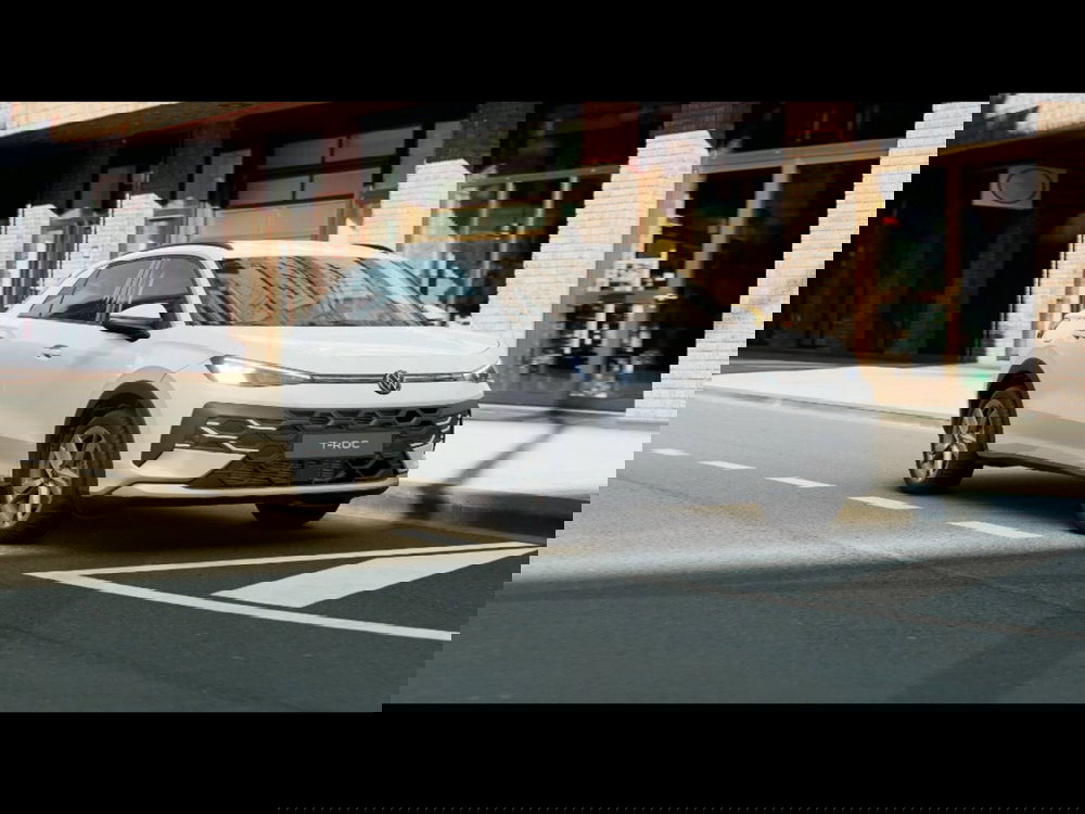 Volkswagen T-Roc nuova a Livorno (4)