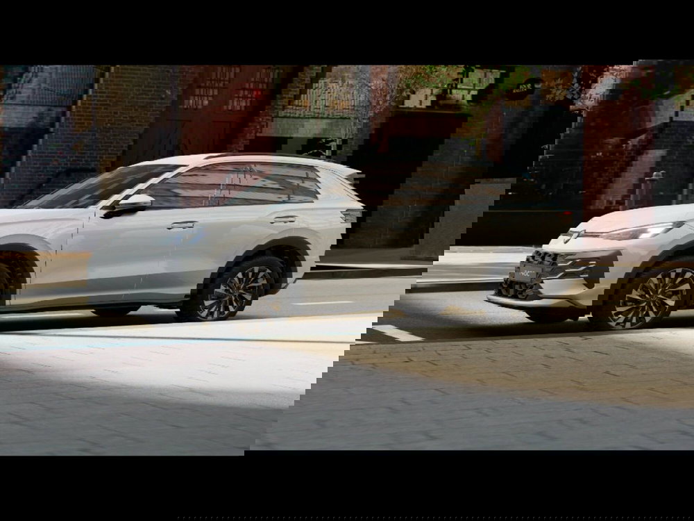 Volkswagen T-Roc nuova a Livorno (2)