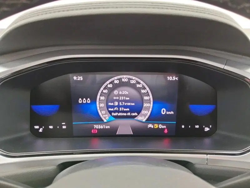 Volkswagen T-Roc usata a Como (12)