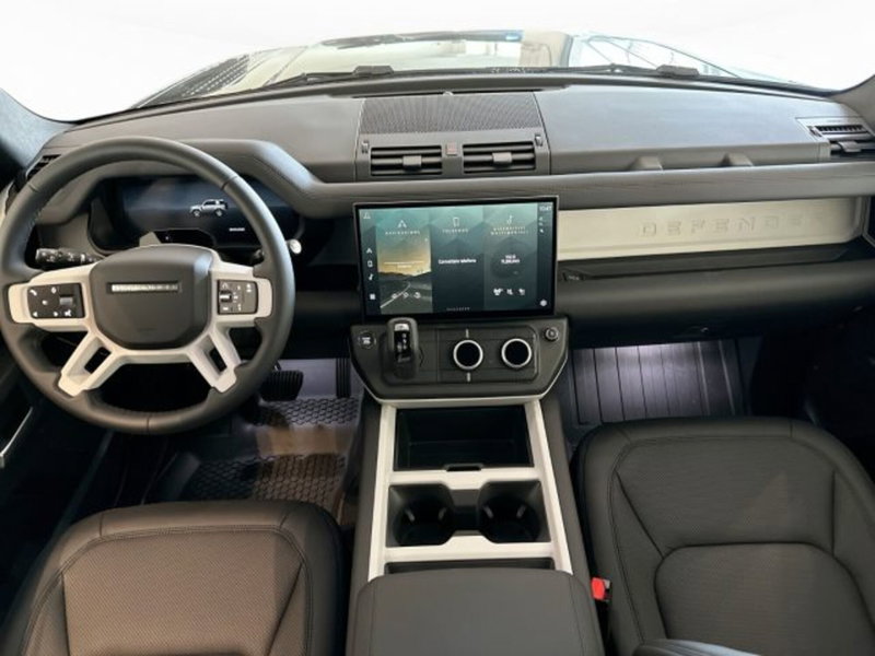 Land Rover Defender nuova a Modena (14)