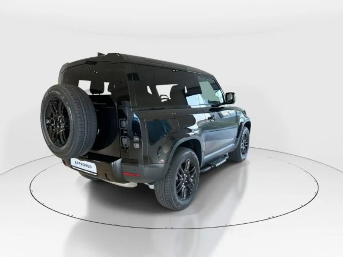 Land Rover Defender nuova a Modena (2)