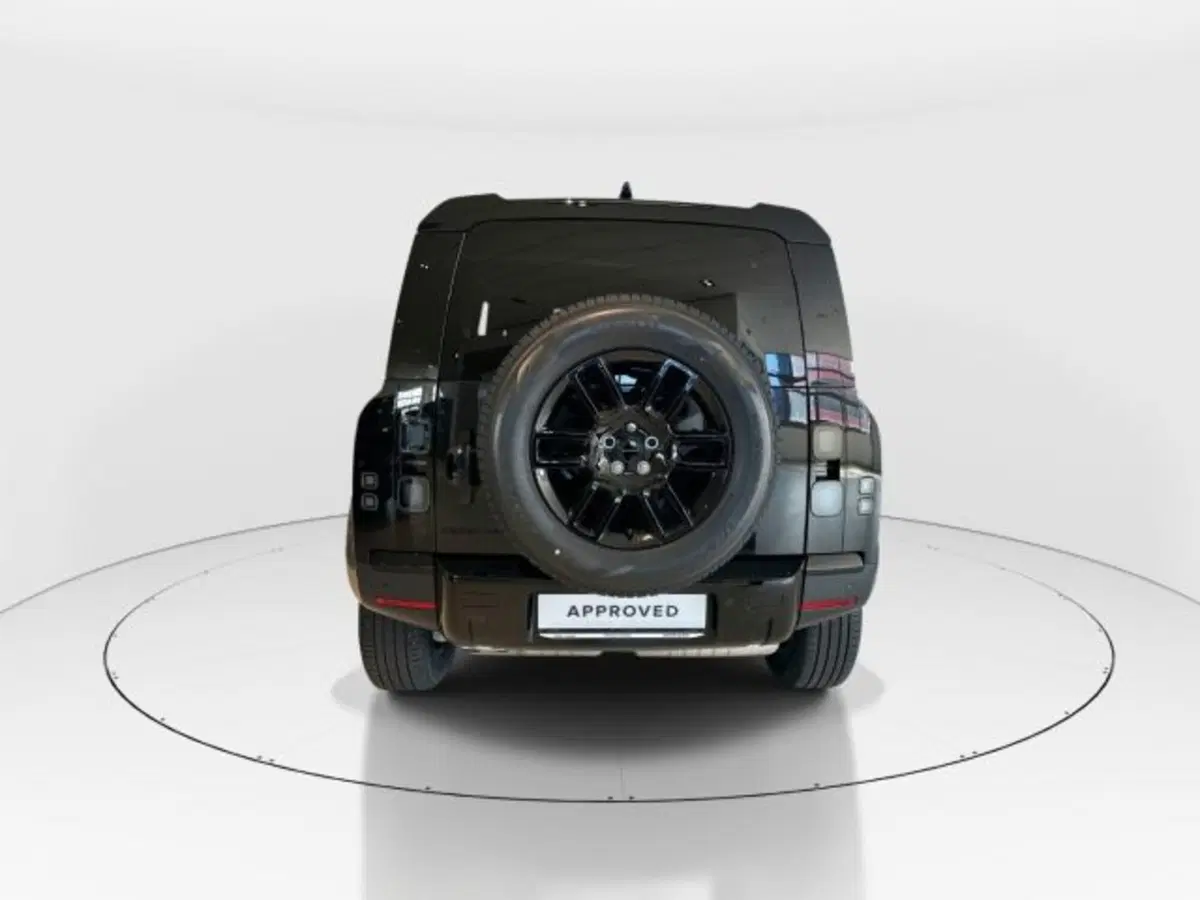 Land Rover Defender nuova a Modena (7)