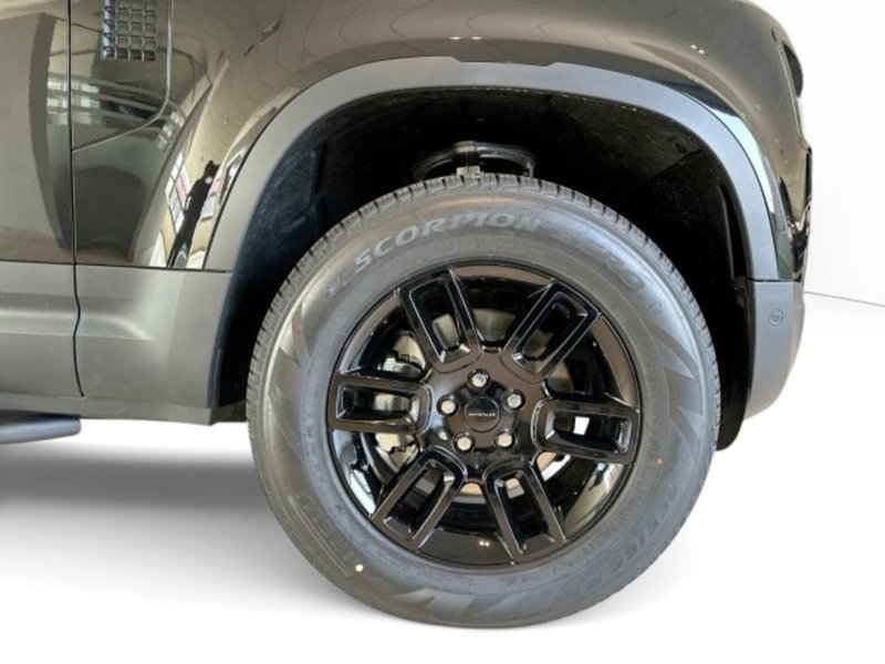 Land Rover Defender nuova a Modena (9)
