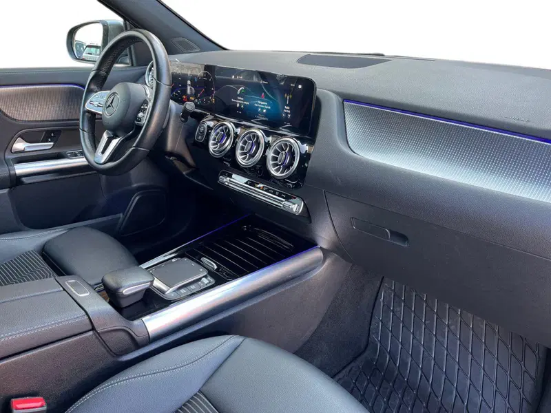 Mercedes-Benz GLA SUV usata a Matera (15)
