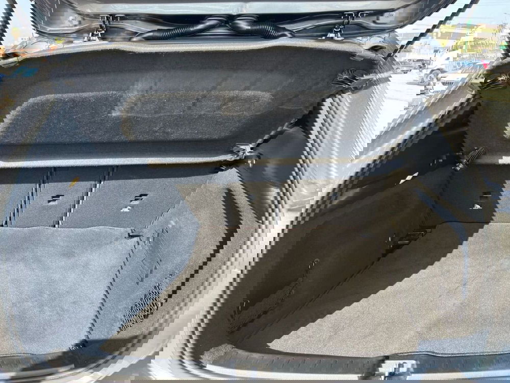 Mercedes-Benz GLA SUV usata a Matera (8)