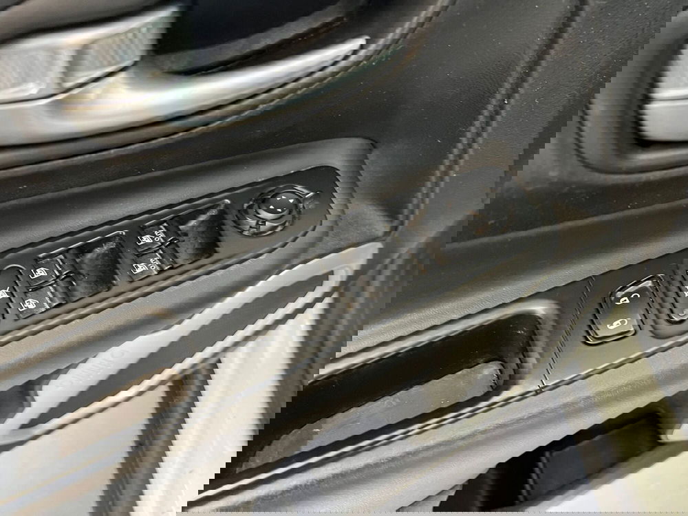 Jeep Renegade usata a Bari (12)