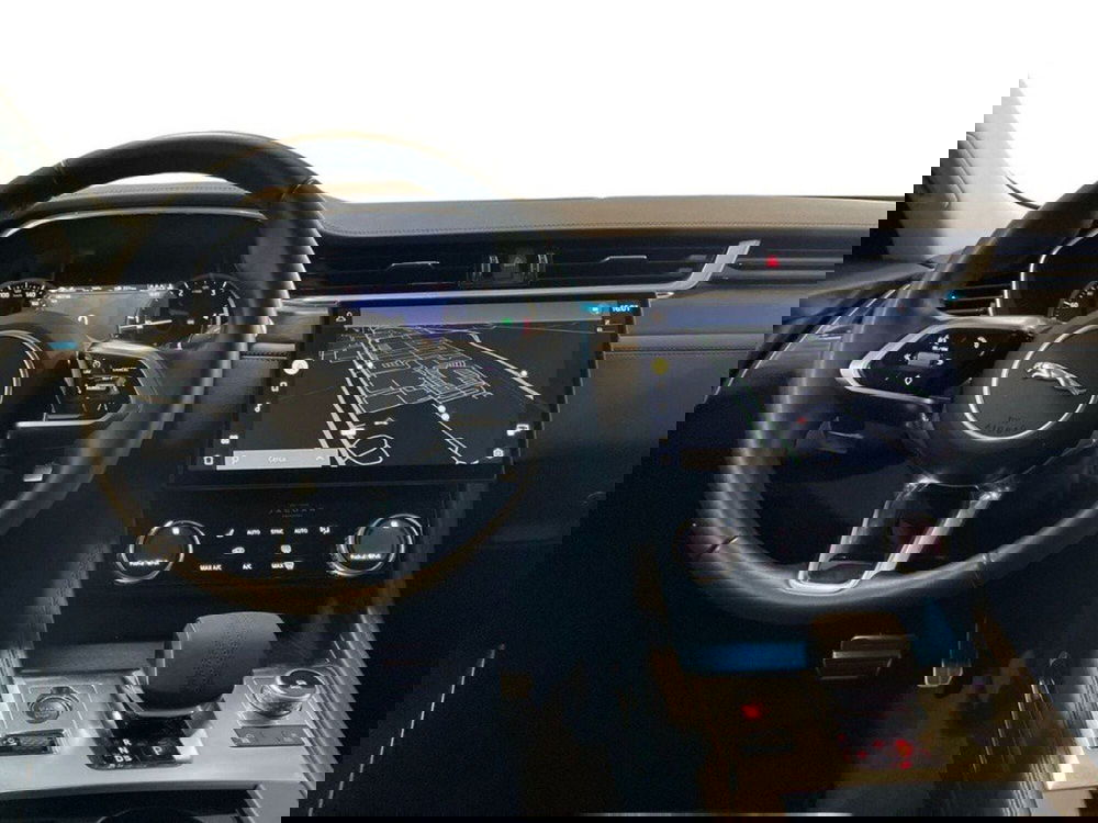 Jaguar F-Pace usata a Macerata (11)