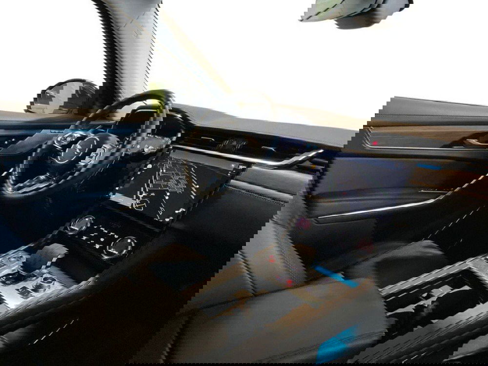 Jaguar F-Pace usata a Macerata (12)