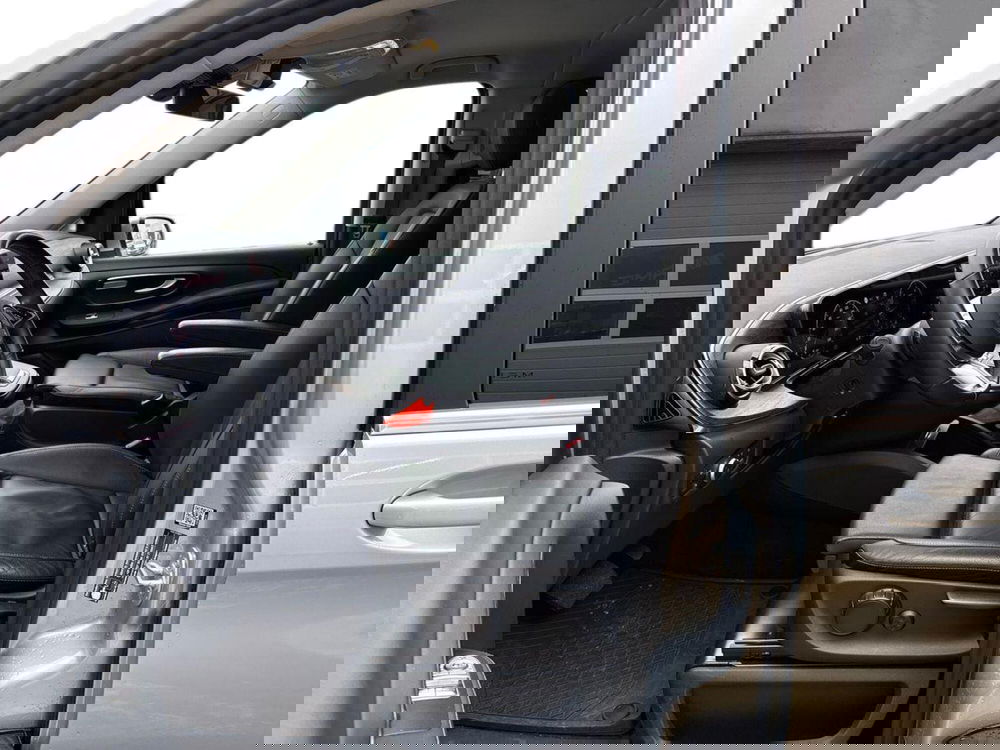 Mercedes-Benz Classe V usata a Milano (10)