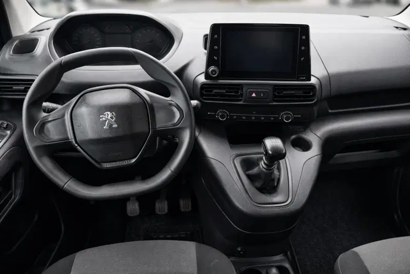 Peugeot Rifter usata a Rimini (9)