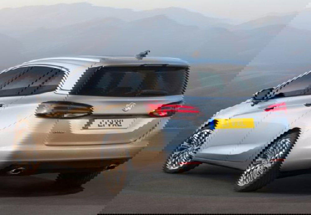 Opel Astra Station Wagon usata a Palermo (14)