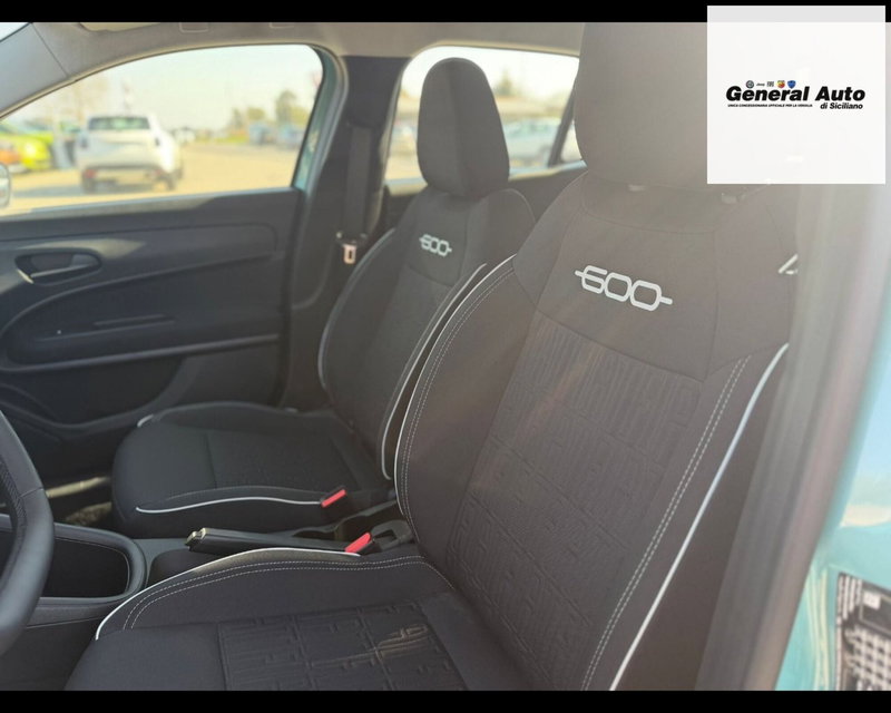 Fiat 600 nuova a Lucca (15)