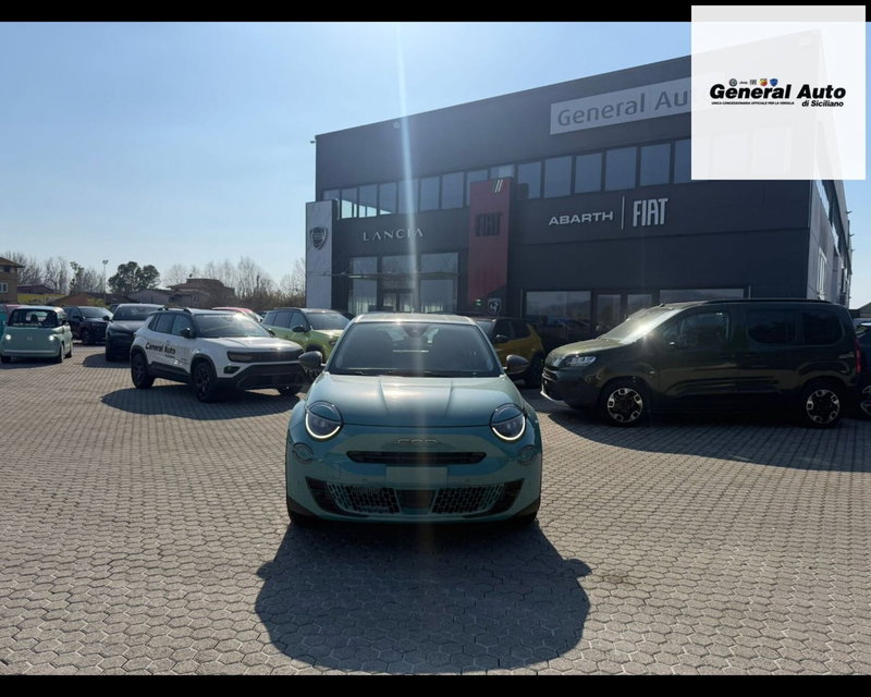 Fiat 600 nuova a Lucca (2)