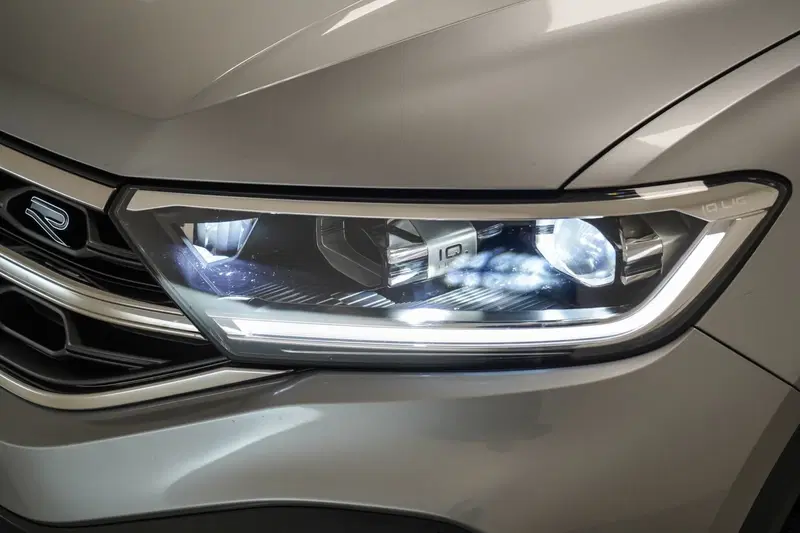 Volkswagen T-Roc usata a Varese (8)