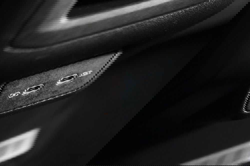 Volkswagen T-Cross usata a Varese (19)