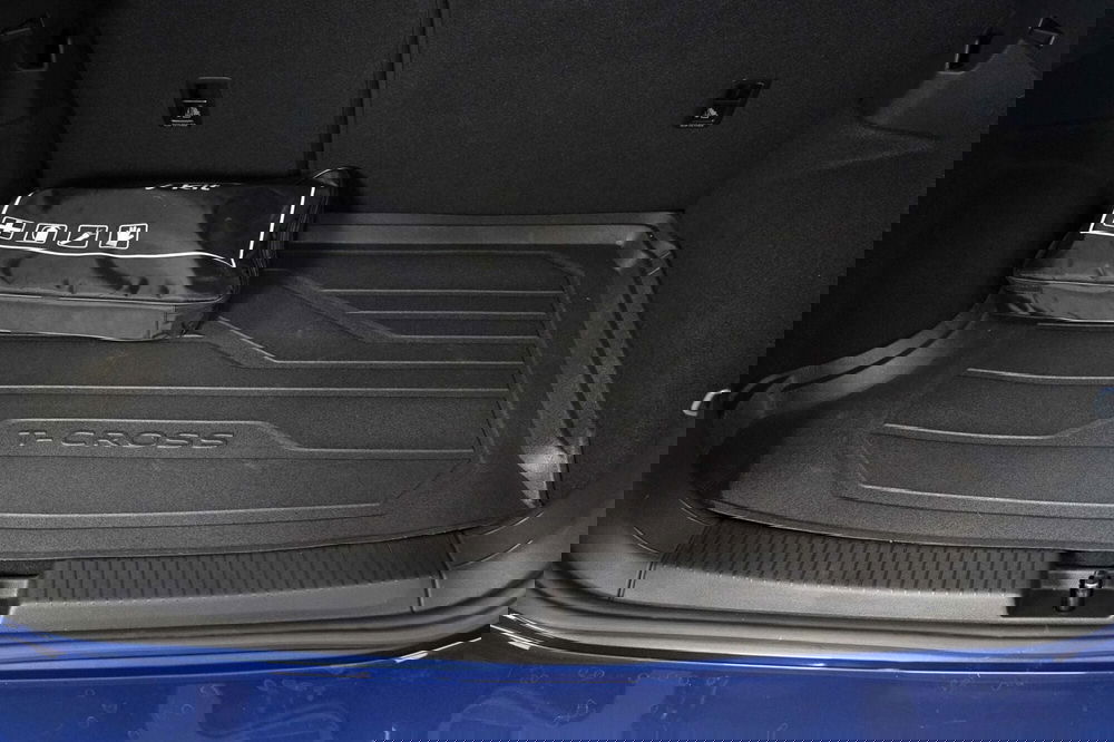 Volkswagen T-Cross usata a Varese (20)