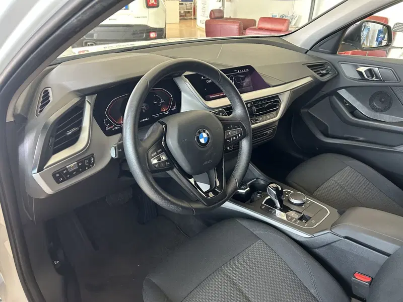 BMW Serie 1 usata a Bari (17)