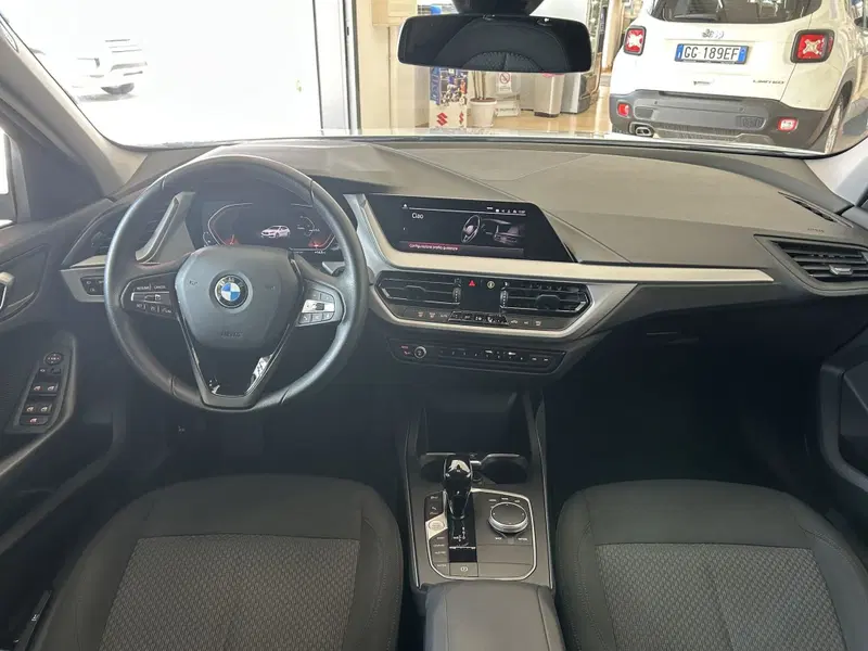 BMW Serie 1 usata a Bari (18)