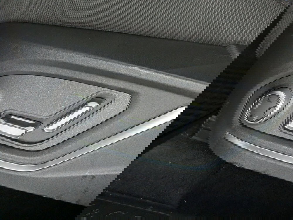 Lynk & Co 01 usata a Pescara (10)