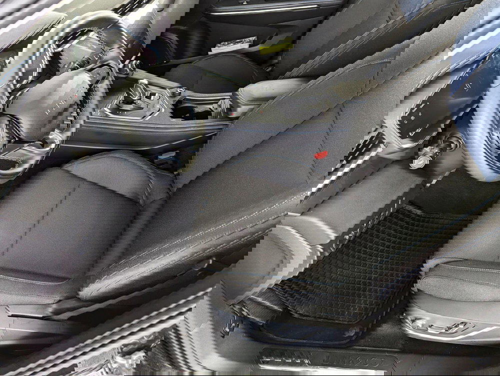 Lynk & Co 01 usata a Pescara (11)