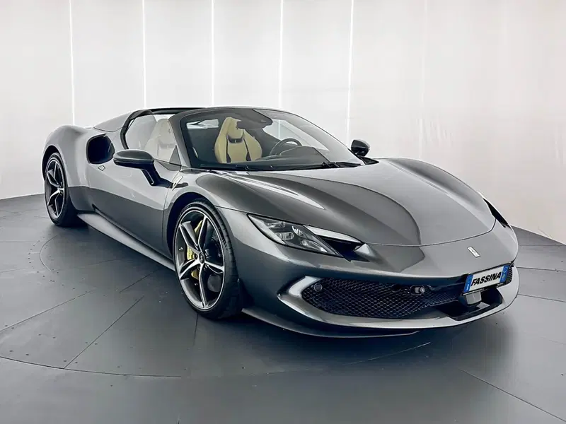 Ferrari 296 Spider usata a Milano